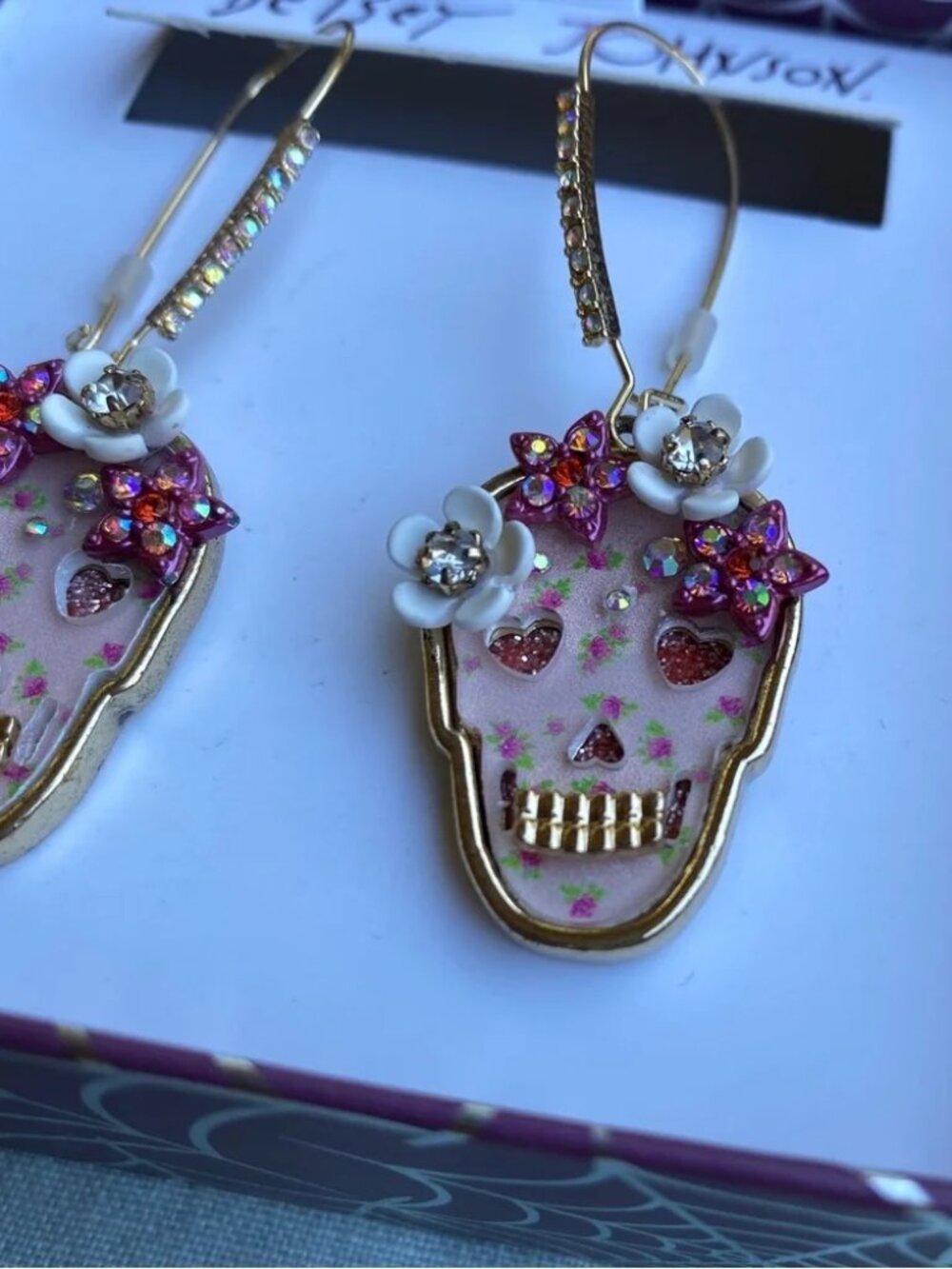 NWT New in Box Betsey Johnson halloween pink dangle sugar skull earrings - Picture 2 of 9